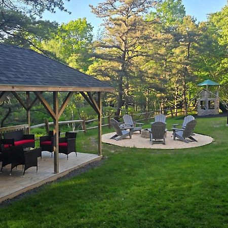 Peaceful Pocono Home With Hot Tub, Gym, & Office Long Pond 외부 사진