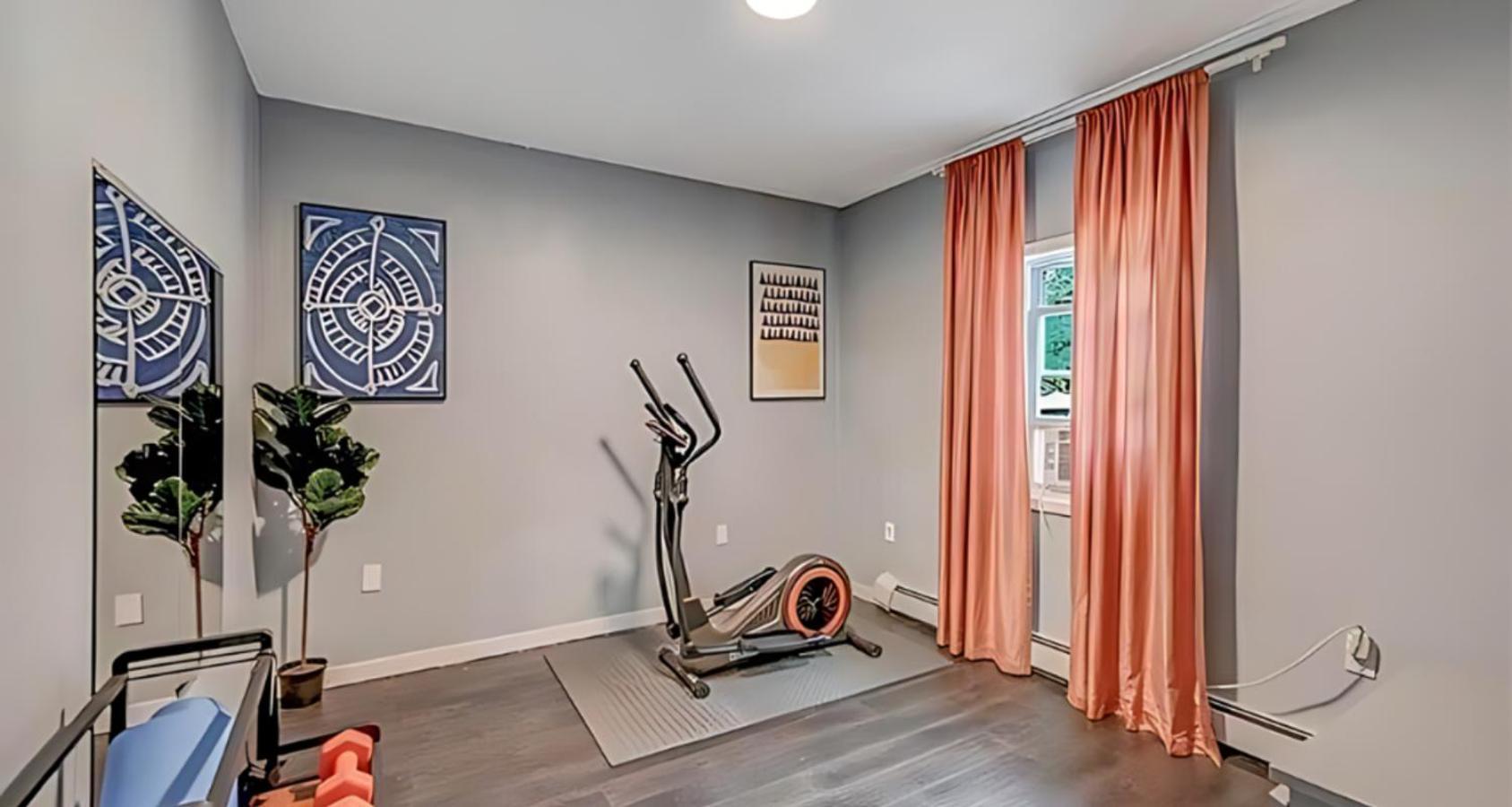 Peaceful Pocono Home With Hot Tub, Gym, & Office Long Pond 외부 사진