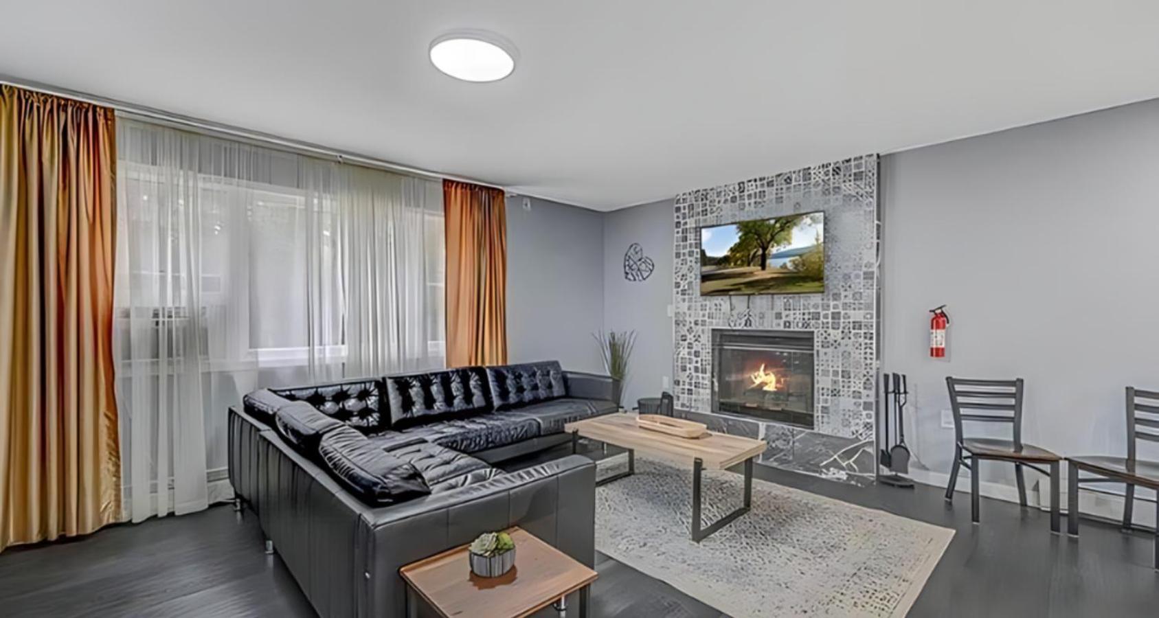 Peaceful Pocono Home With Hot Tub, Gym, & Office Long Pond 외부 사진