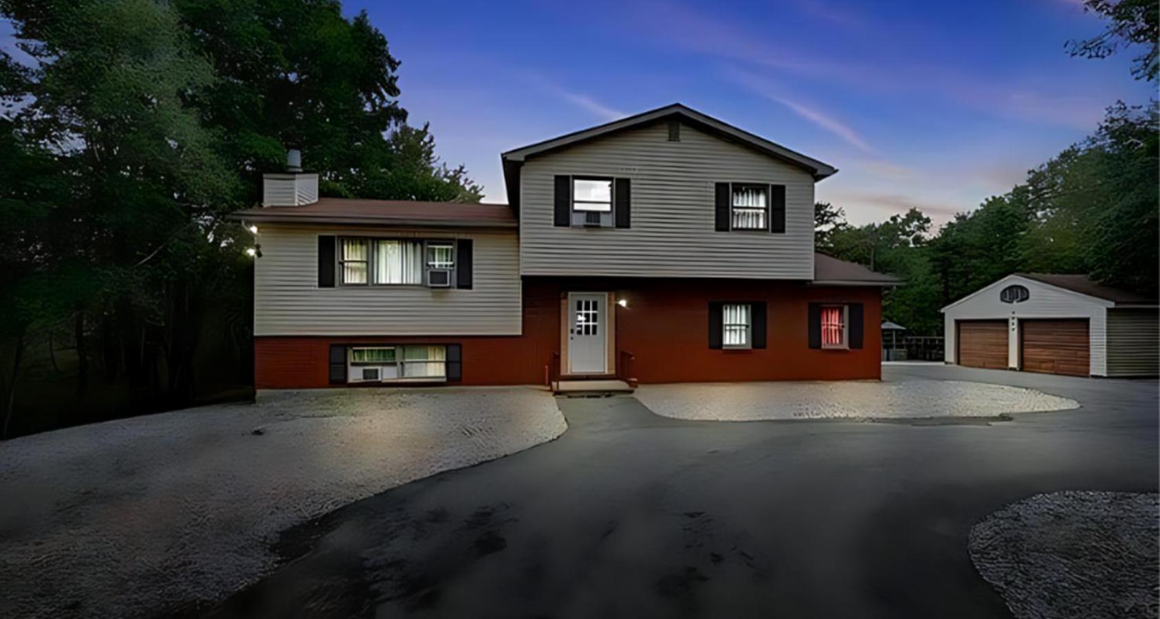 Peaceful Pocono Home With Hot Tub, Gym, & Office Long Pond 외부 사진