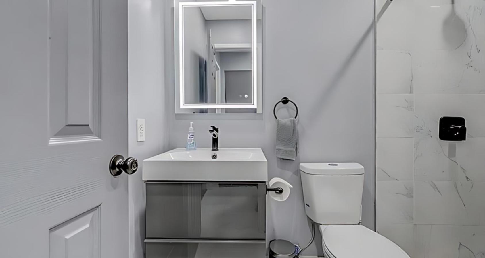 Peaceful Pocono Home With Hot Tub, Gym, & Office Long Pond 외부 사진