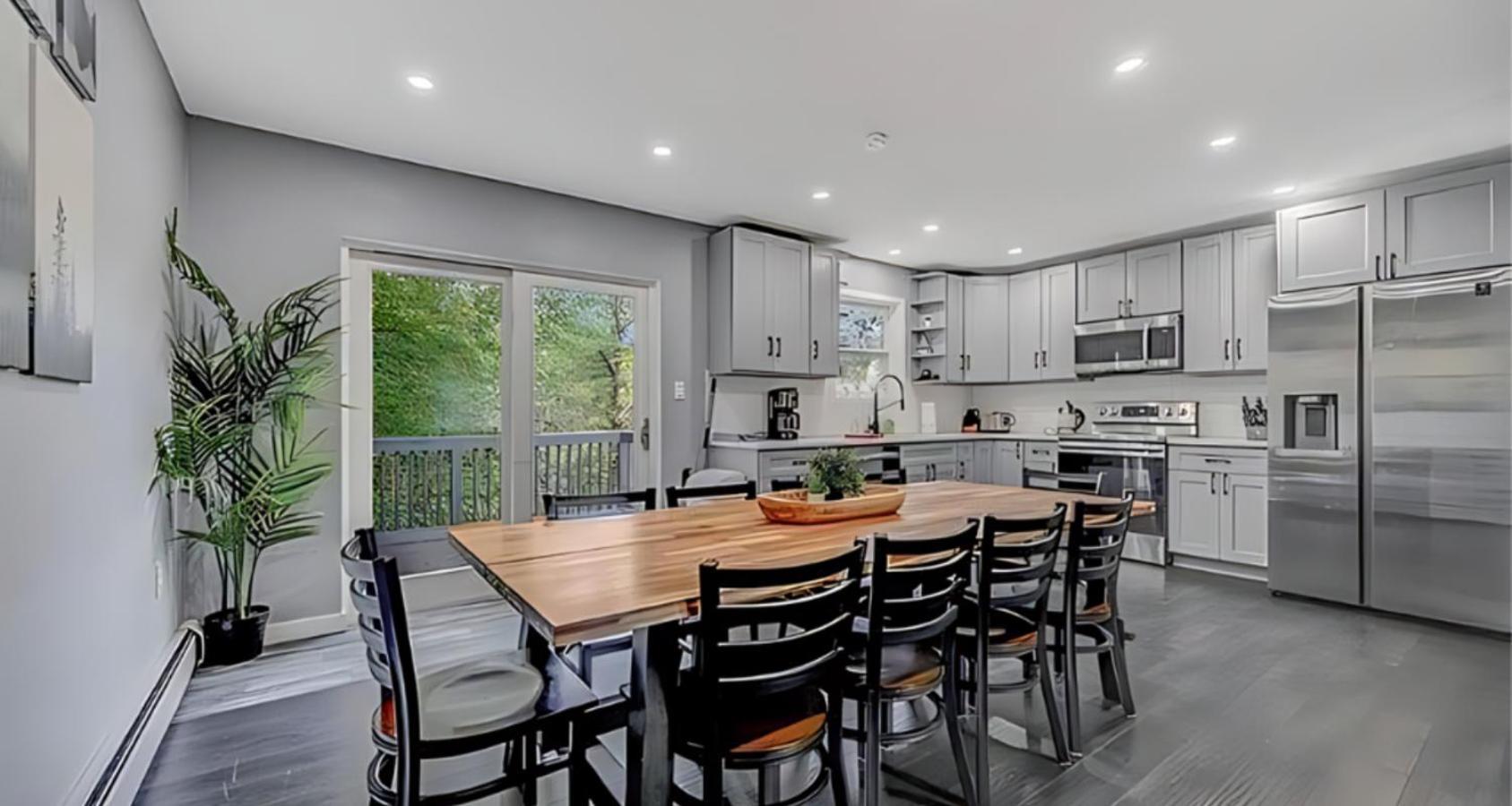 Peaceful Pocono Home With Hot Tub, Gym, & Office Long Pond 외부 사진