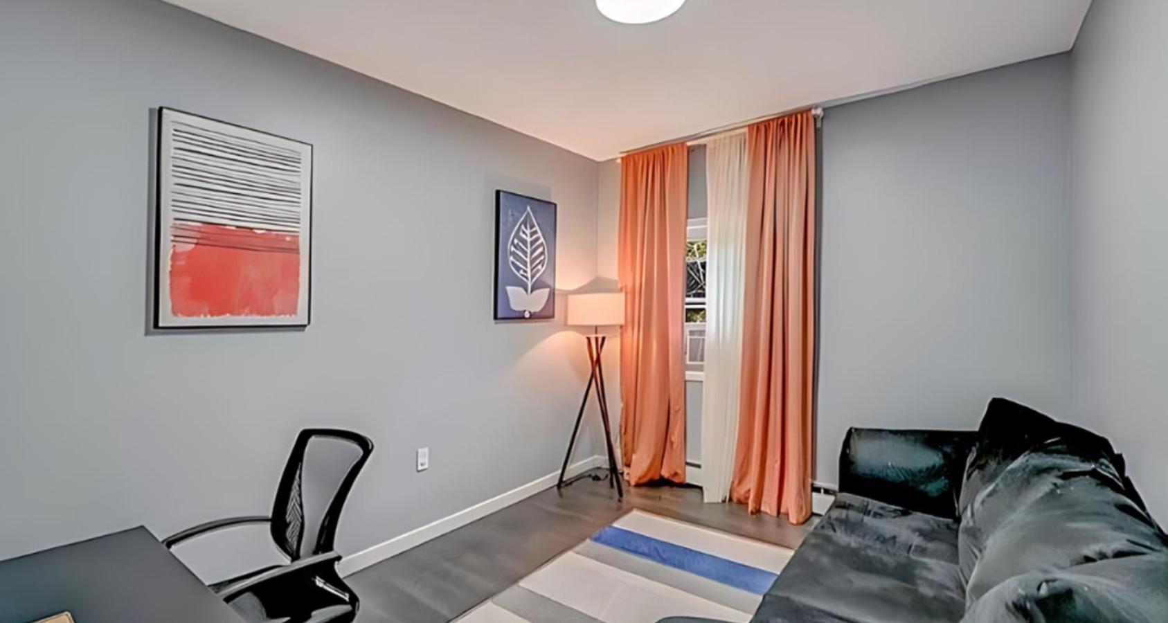 Peaceful Pocono Home With Hot Tub, Gym, & Office Long Pond 외부 사진