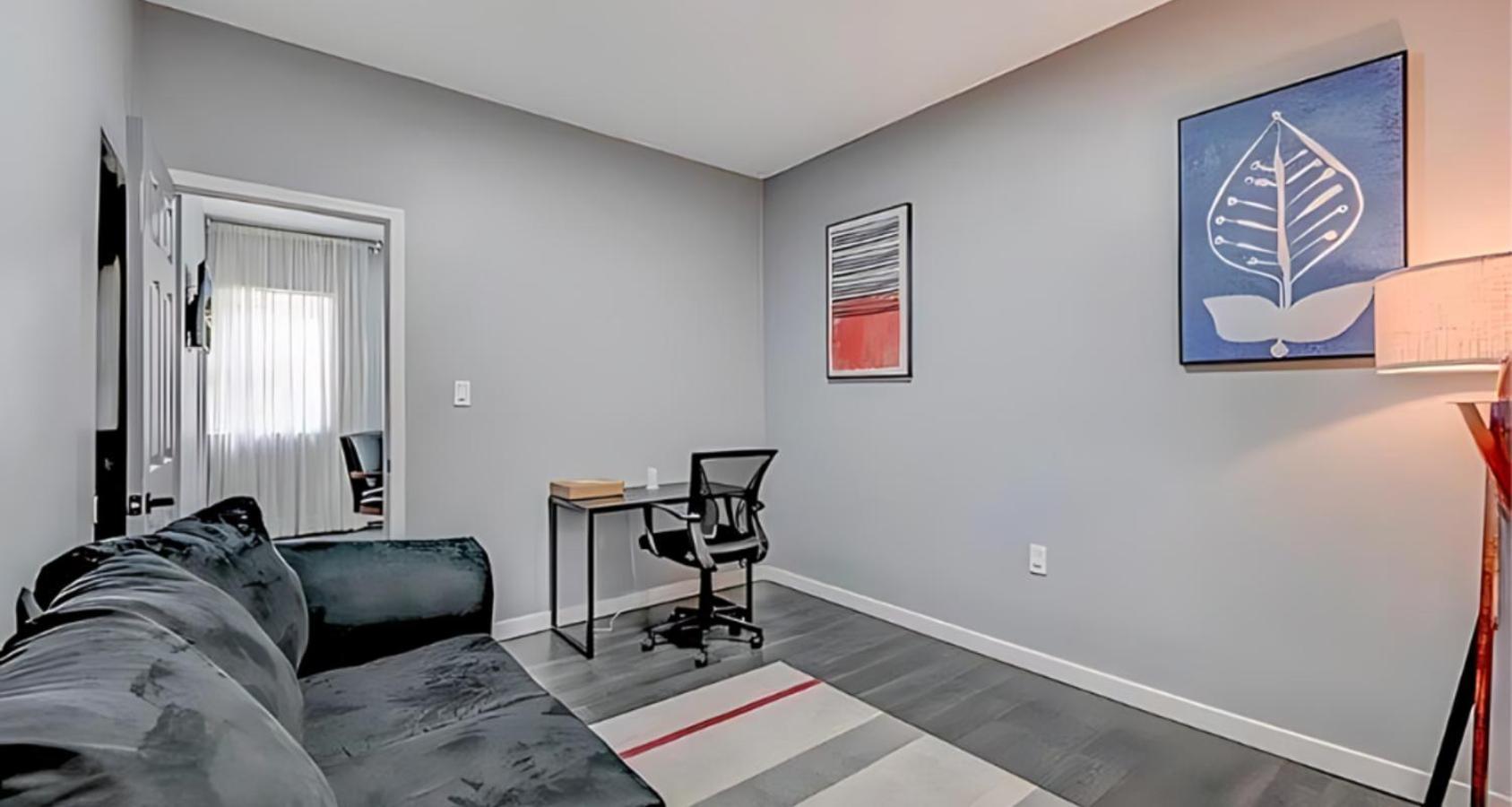 Peaceful Pocono Home With Hot Tub, Gym, & Office Long Pond 외부 사진