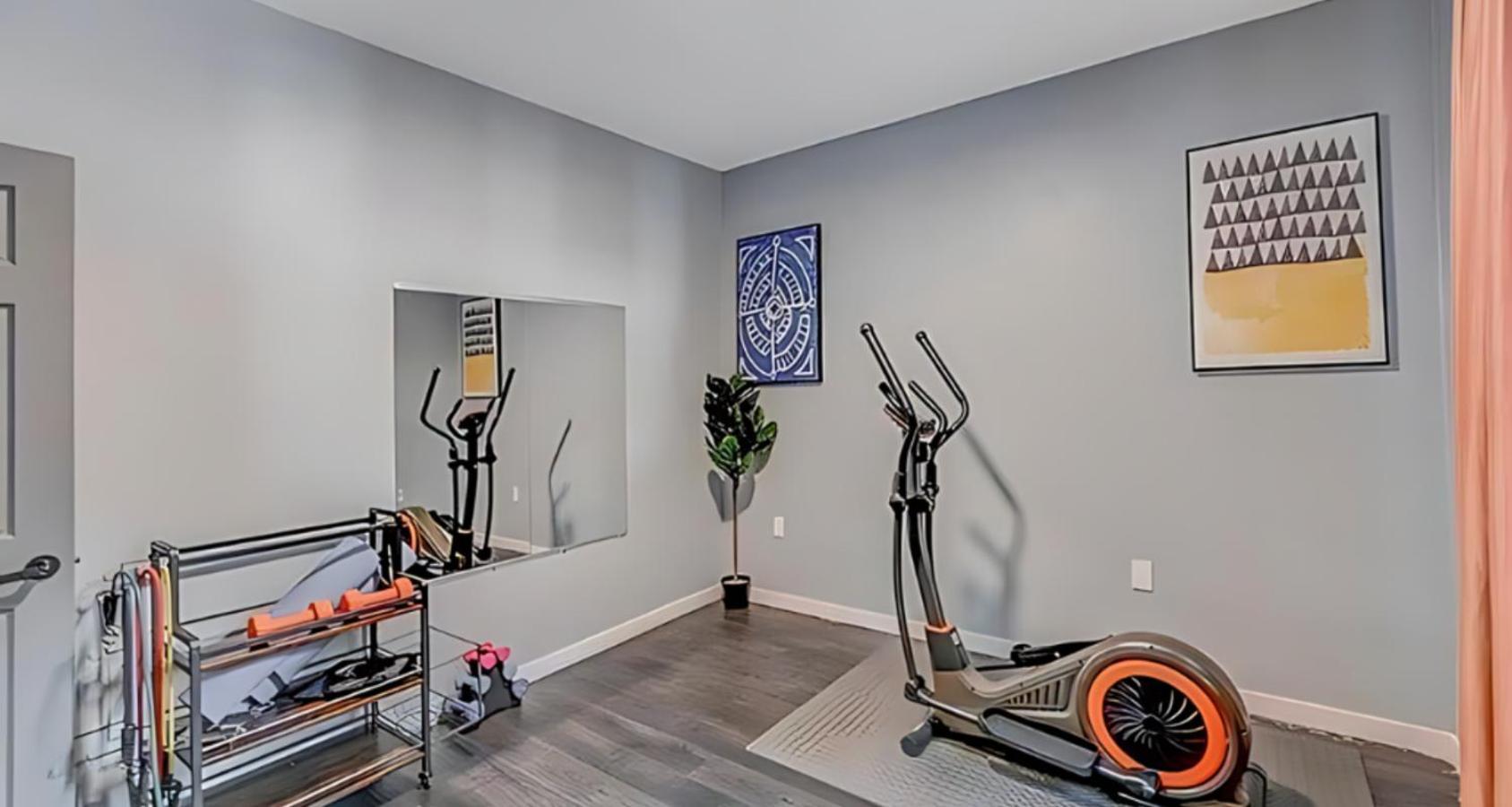 Peaceful Pocono Home With Hot Tub, Gym, & Office Long Pond 외부 사진
