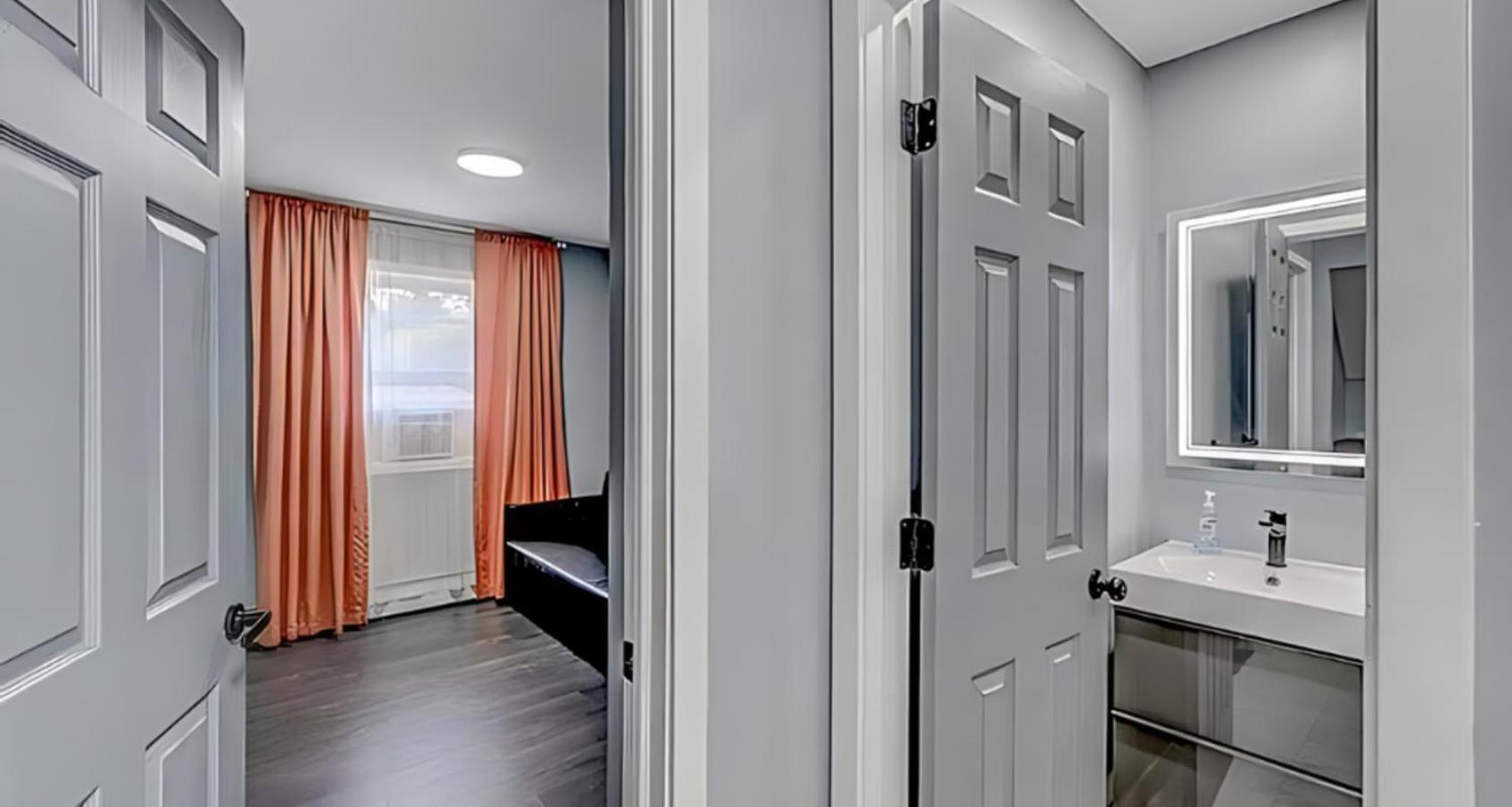 Peaceful Pocono Home With Hot Tub, Gym, & Office Long Pond 외부 사진